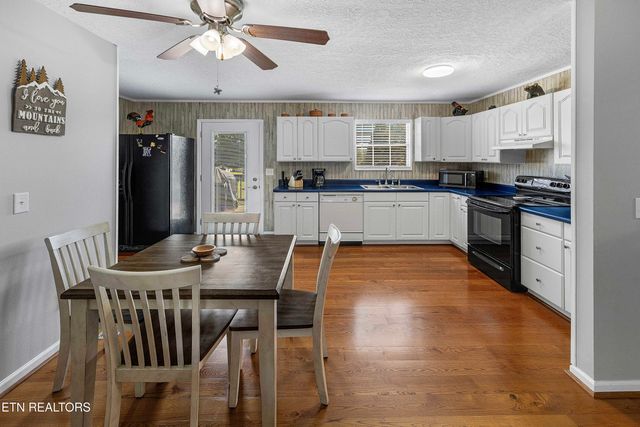 114 Anderson St, Sweetwater, TN 37874
