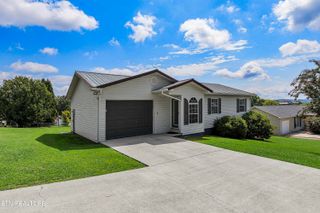 114 Anderson St, Sweetwater, TN 37874