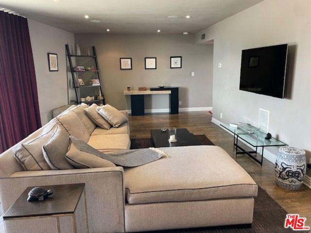 2260 N Cahuenga Boulevard 502, Los Angeles, CA 90068