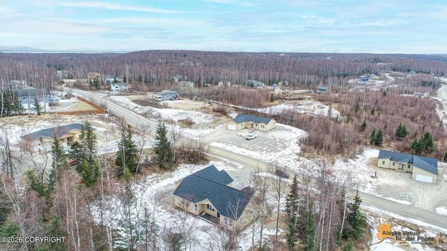 14337 W Peak Circle, Big Lake, AK 99652