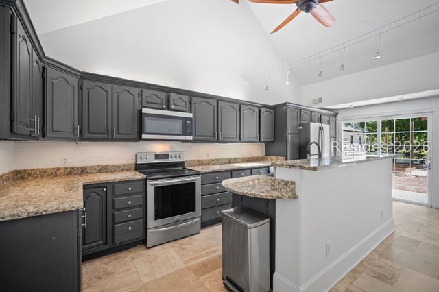 7 Windy Lake Ct, Bluffton, SC 29910