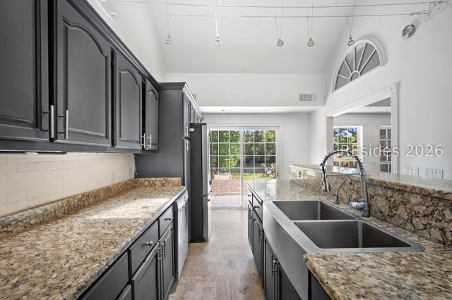 7 Windy Lake Ct, Bluffton, SC 29910
