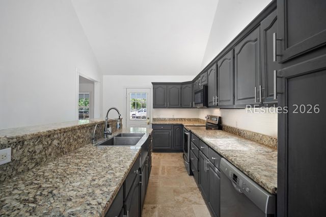 7 Windy Lake Ct, Bluffton, SC 29910
