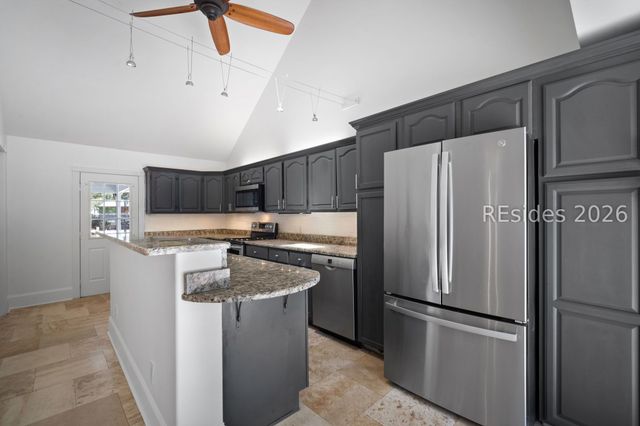 7 Windy Lake Ct, Bluffton, SC 29910