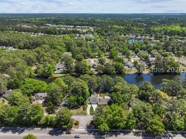 7 Windy Lake Ct, Bluffton, SC 29910