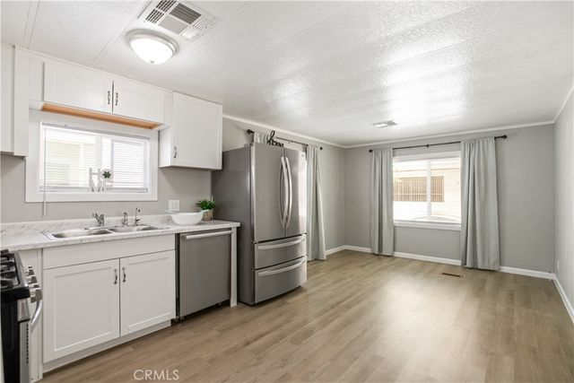 826 E Route 66 12, Glendora, CA 91740