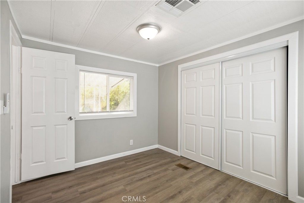 Image 10 of property listing at 826 E Route 66 12, Glendora, CA 91740