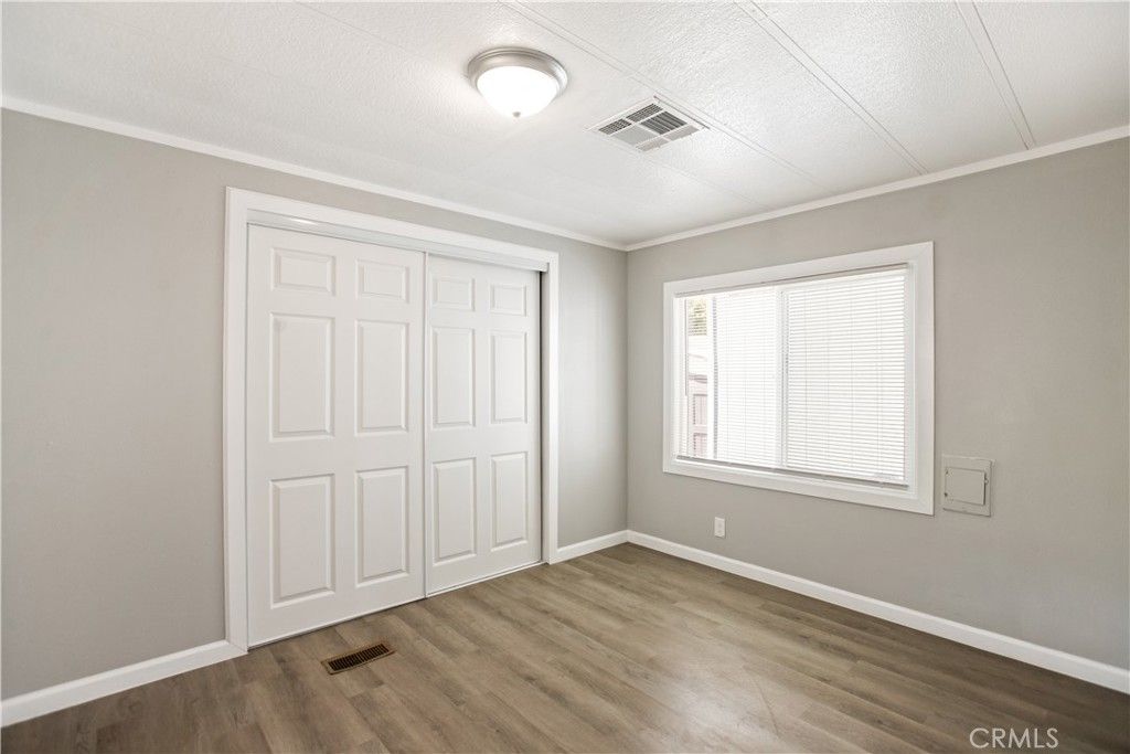 Image 11 of property listing at 826 E Route 66 12, Glendora, CA 91740