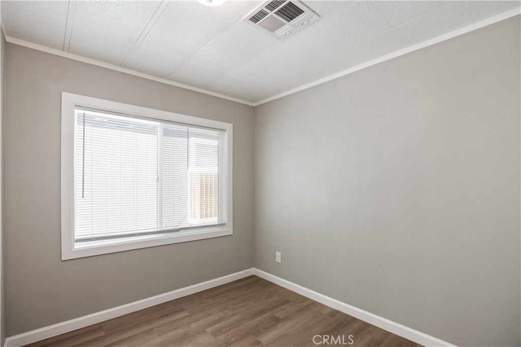 Image 14 of property listing at 826 E Route 66 12, Glendora, CA 91740