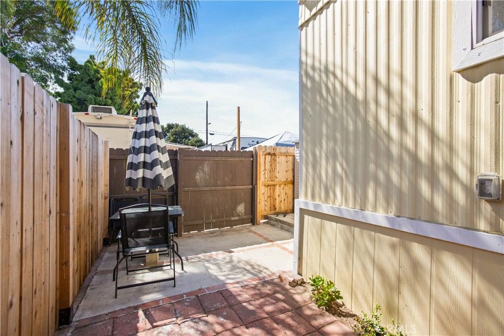 Image 18 of property listing at 826 E Route 66 12, Glendora, CA 91740