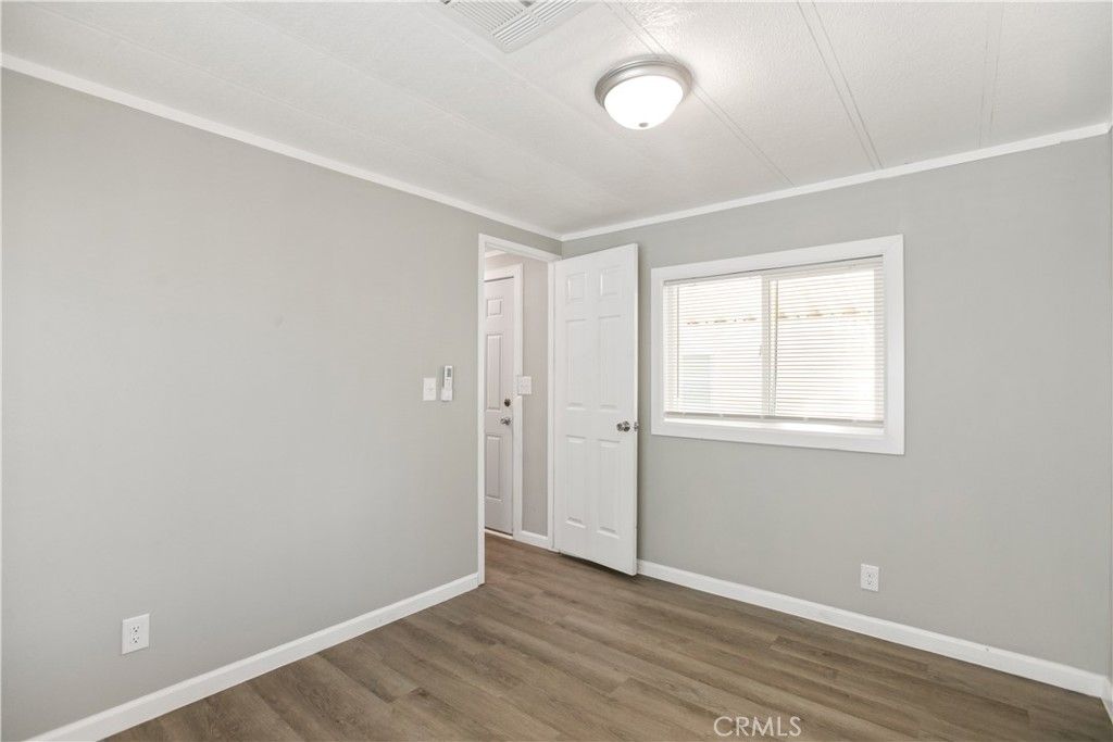 Image 9 of property listing at 826 E Route 66 12, Glendora, CA 91740