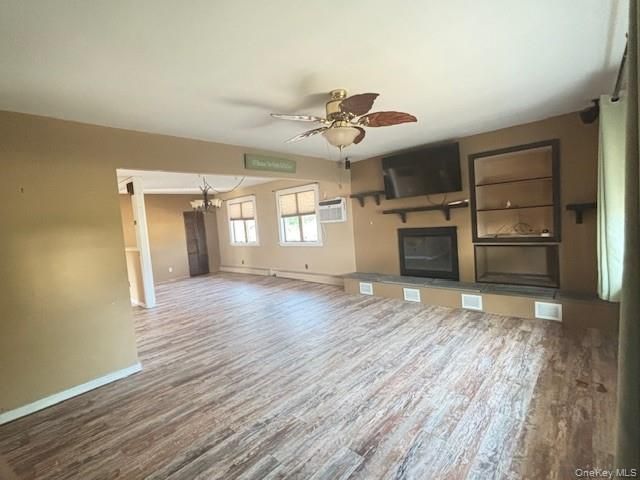 15 E Clearwater Road, Lindenhurst, NY 11757