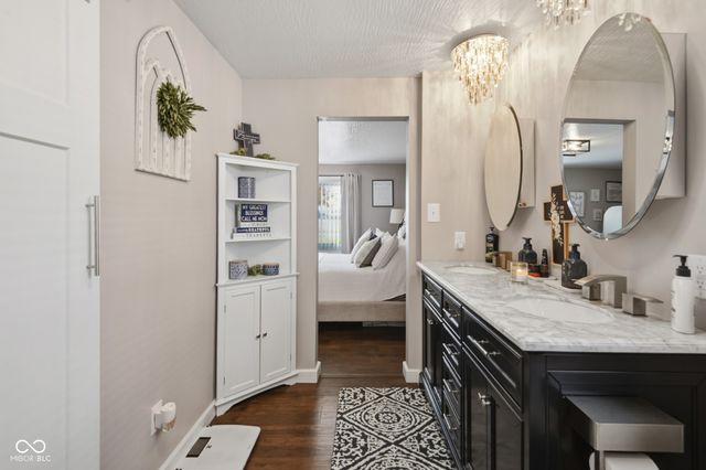 4910 N 200 W, Columbus, IN 47201