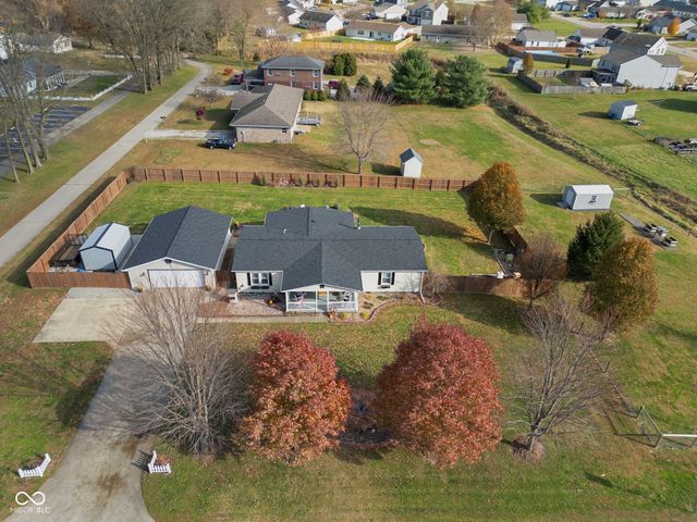 4910 N 200 W, Columbus, IN 47201