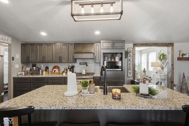 4910 N 200 W, Columbus, IN 47201