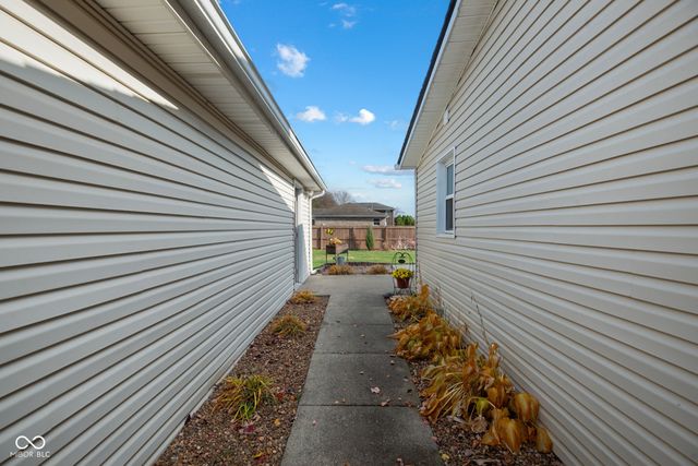 4910 N 200 W, Columbus, IN 47201