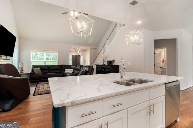 124 WILMINGTON Court, Newnan, GA 30263