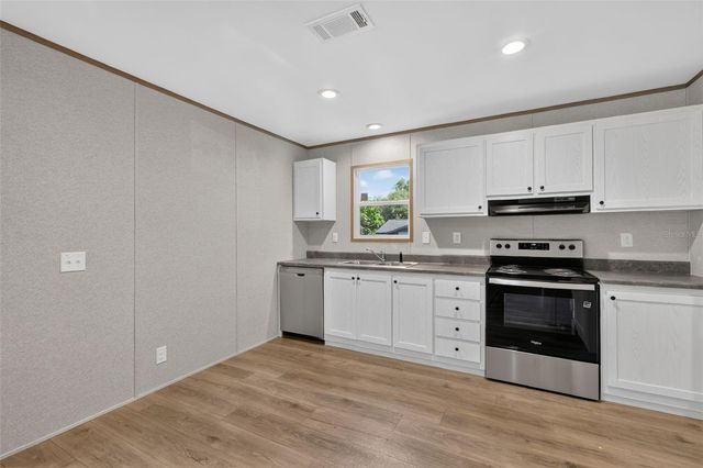 607 LAWRENCE STREET, Wildwood, FL 34785