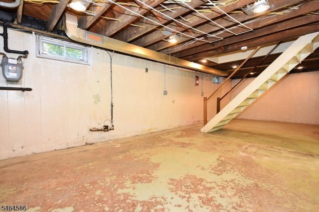 39 Jasper Rd, Fair Lawn Boro, NJ 07410