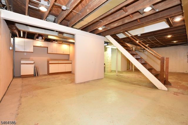 39 Jasper Rd, Fair Lawn Boro, NJ 07410