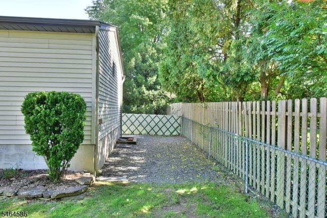 39 Jasper Rd, Fair Lawn Boro, NJ 07410
