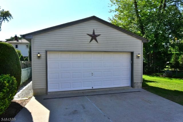 39 Jasper Rd, Fair Lawn Boro, NJ 07410
