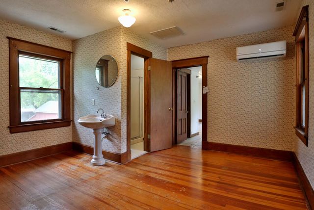 317 E Glenwood Street, Springfield, MO 65807