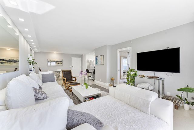 4505 S Ocean Boulevard 307, Highland Beach, FL 33487