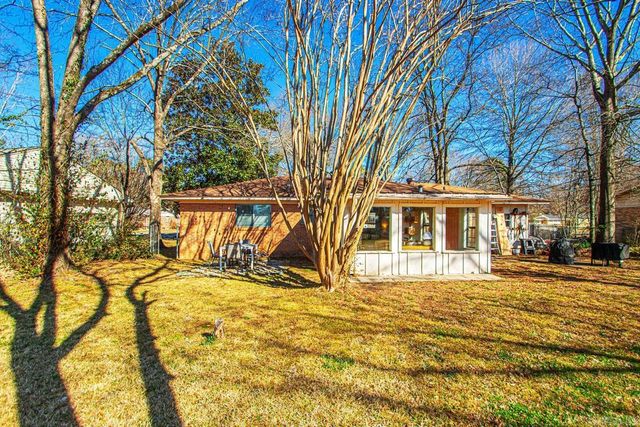 2207 Independence, Conway, AR 72034