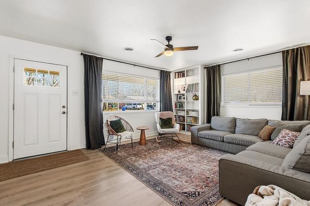 2207 Independence, Conway, AR 72034