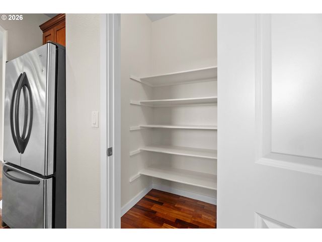 12818 Se MEADEHILL Ave, Happy Valley, OR 97086