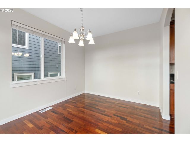 12818 Se MEADEHILL Ave, Happy Valley, OR 97086