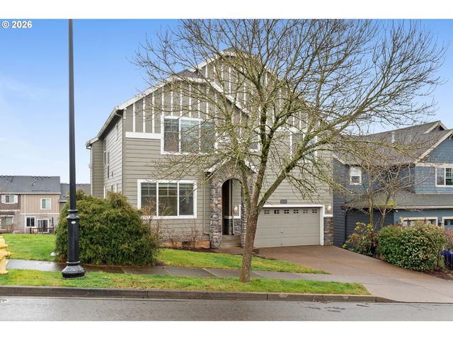 12818 Se MEADEHILL Ave, Happy Valley, OR 97086