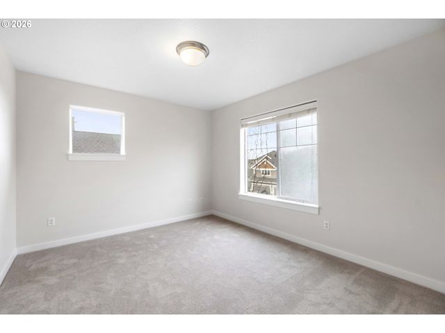 12818 Se MEADEHILL Ave, Happy Valley, OR 97086