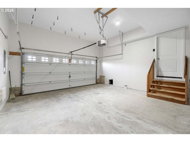 12818 Se MEADEHILL Ave, Happy Valley, OR 97086