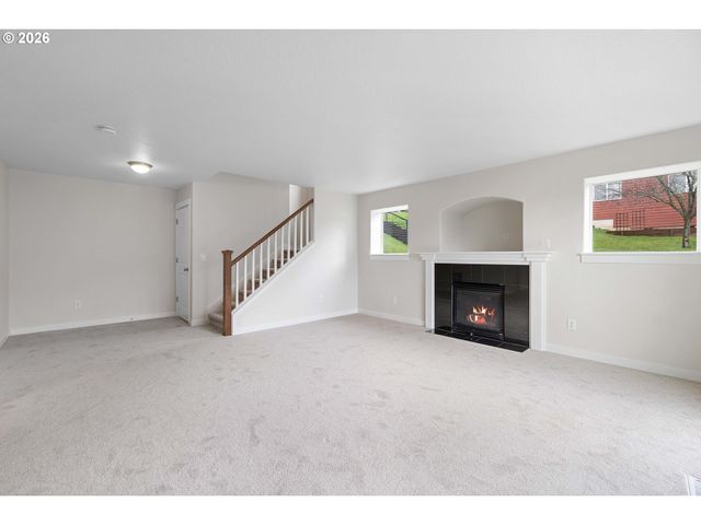 12818 Se MEADEHILL Ave, Happy Valley, OR 97086