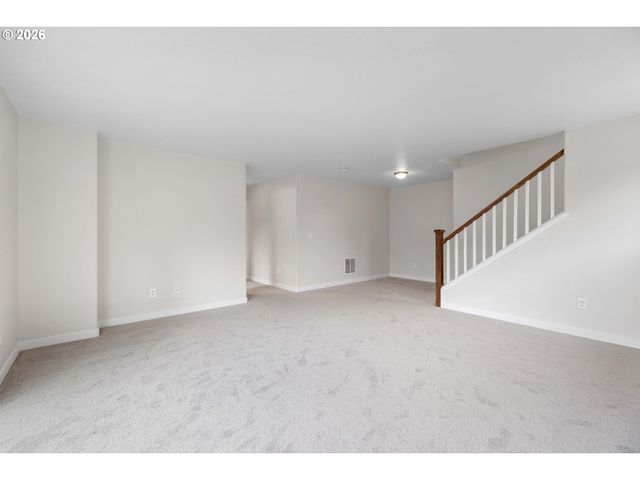 12818 Se MEADEHILL Ave, Happy Valley, OR 97086