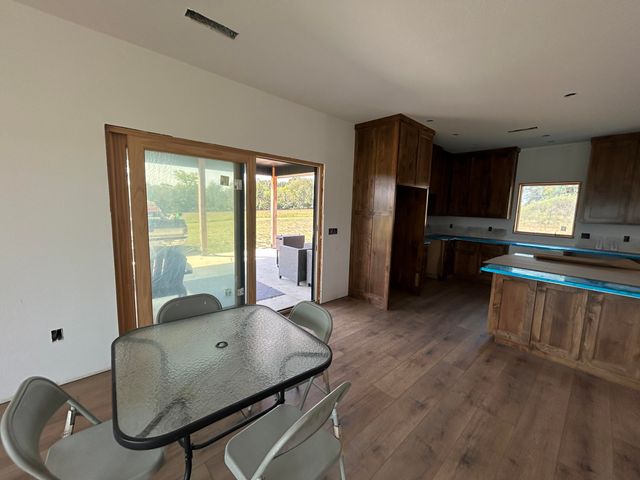 22176 Farm Road 1085, Cassville, MO 65625