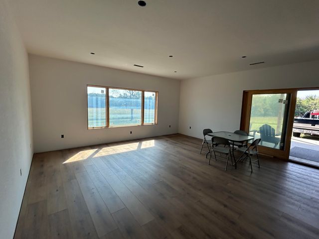 22176 Farm Road 1085, Cassville, MO 65625