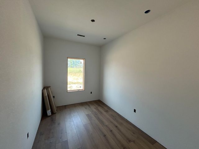 22176 Farm Road 1085, Cassville, MO 65625