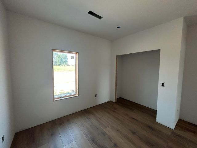 22176 Farm Road 1085, Cassville, MO 65625