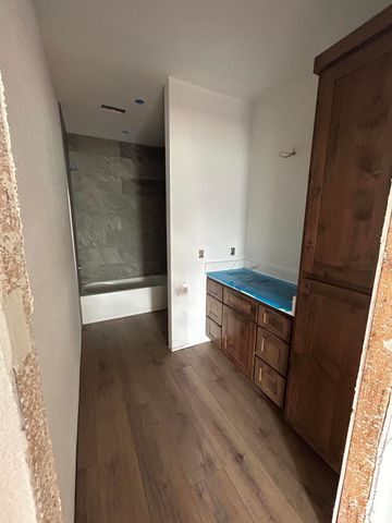 22176 Farm Road 1085, Cassville, MO 65625