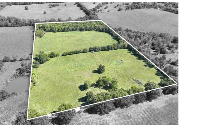 22176 Farm Road 1085, Cassville, MO 65625