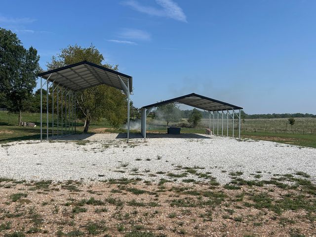 22176 Farm Road 1085, Cassville, MO 65625