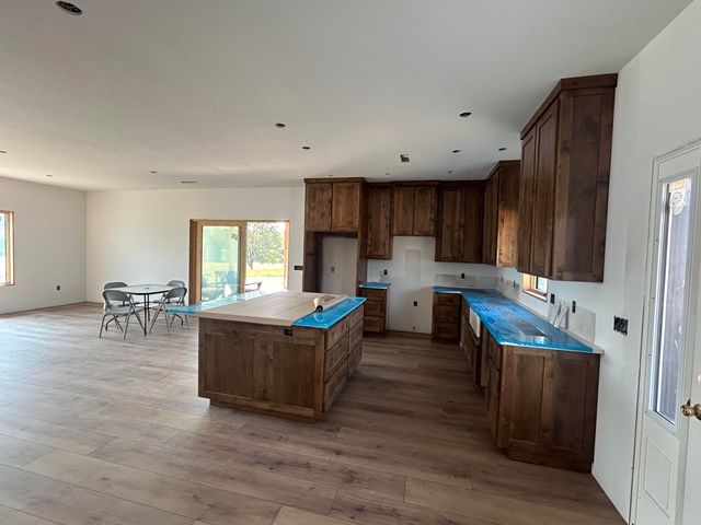 22176 Farm Road 1085, Cassville, MO 65625