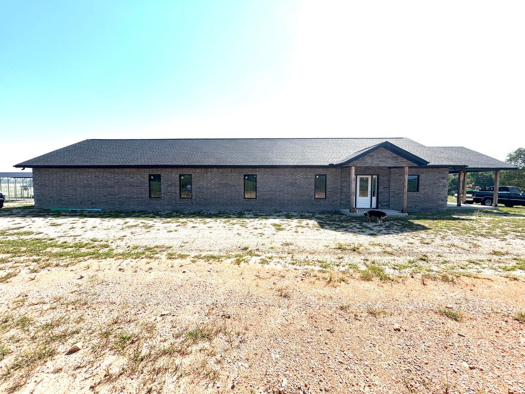 22176 Farm Road 1085, Cassville, MO 65625