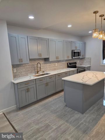 5018 GLENLOCH ST, Philadelphia, PA 19124