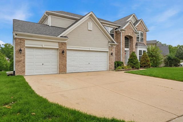 906 Blue Ridge Drive, Streamwood, IL 60107
