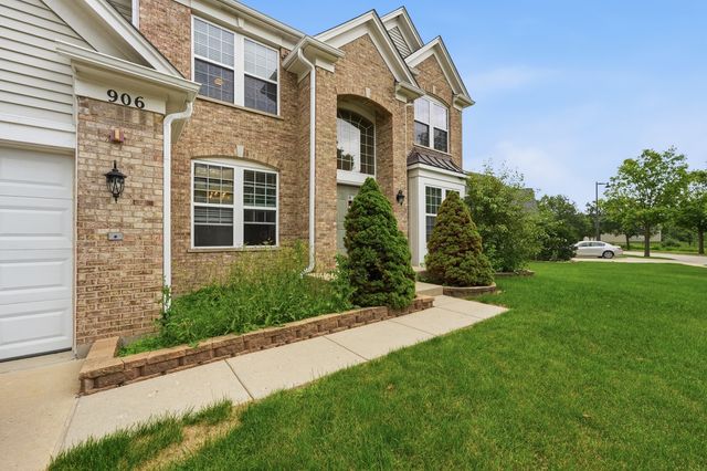 906 Blue Ridge Drive, Streamwood, IL 60107
