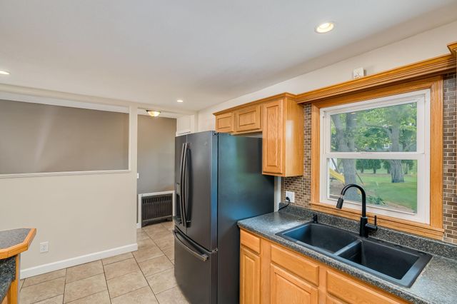 914 N 5th Street, Saint Peter, MN 56082